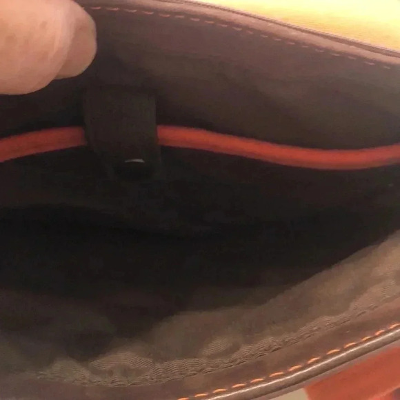 Ellington mini shoulder bag. - Picture 9 of 10